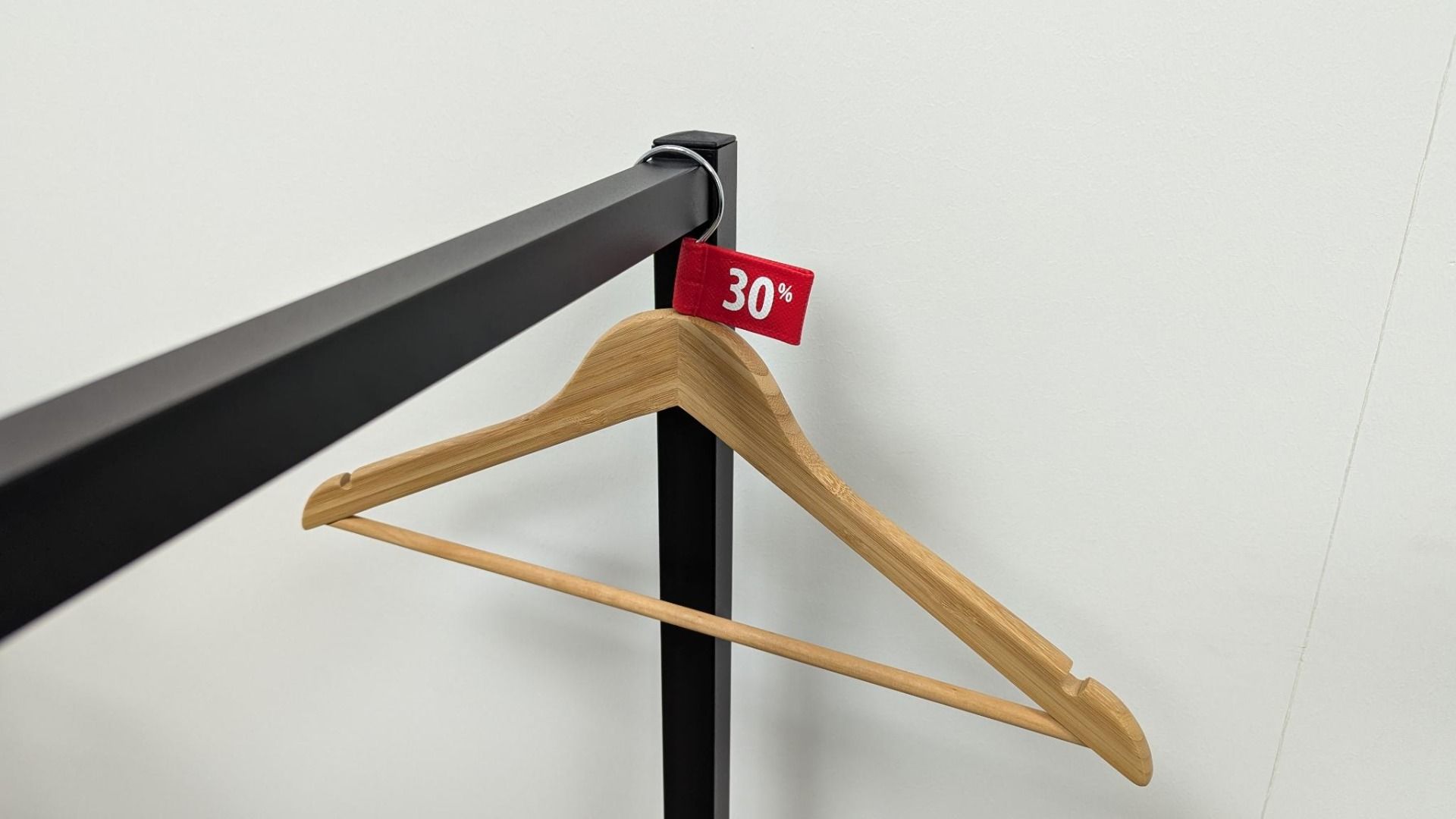 Label aanduider vaantje kledinghangers 30% rood