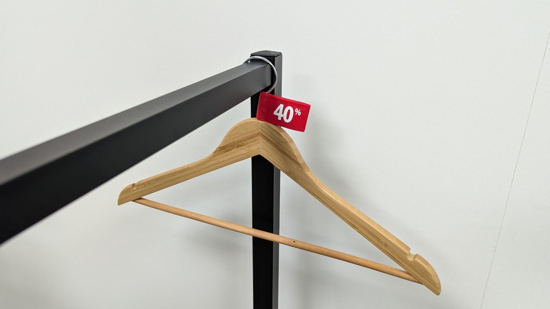 Label aanduider vaantje kledinghangers 40% rood