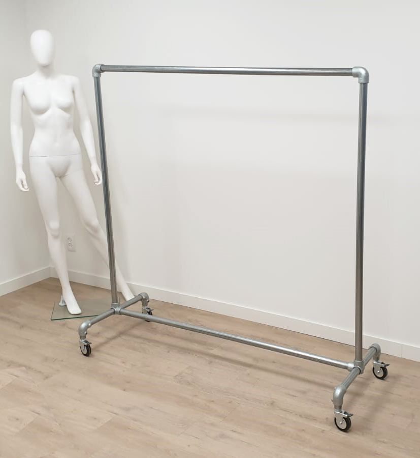 Steigerbuis kledingrek op wielen 156 cm breed verzinkt voorbeeld 1