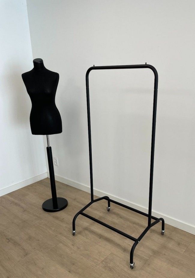 Kledingrek B70 x H154 x D55 zwart detail 1