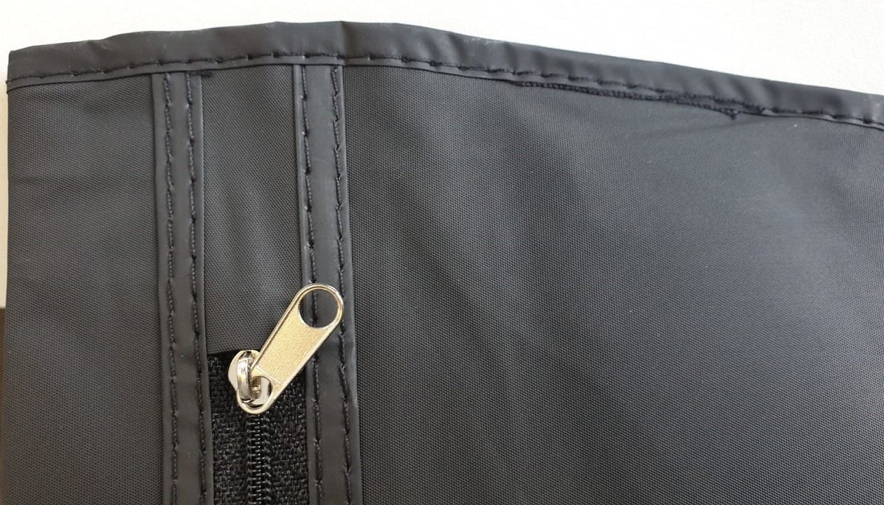 Enkele kledinghoes L 150cm met rits zwart.