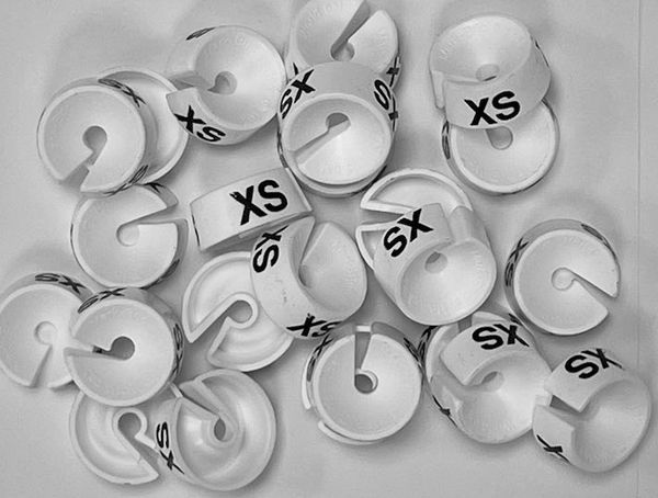 Maatdopje maat XS wit maataanduiding voor kledinghangers per 25 stuks