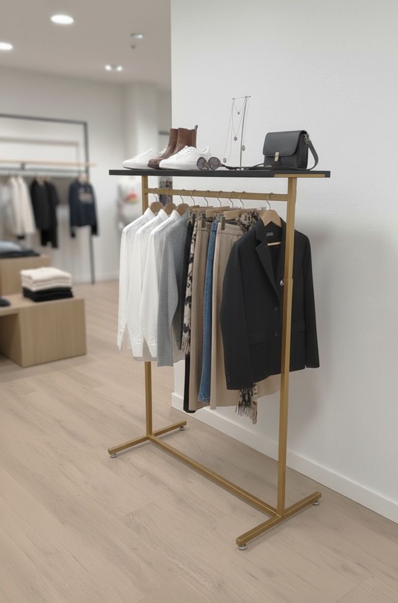Kledingrek design verstelbaar goud met zwart legbord