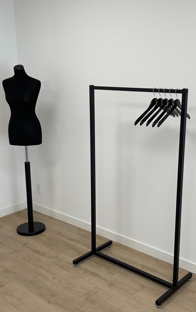 Kledingrek design zwart 90 x 150 cm voorbeeld
