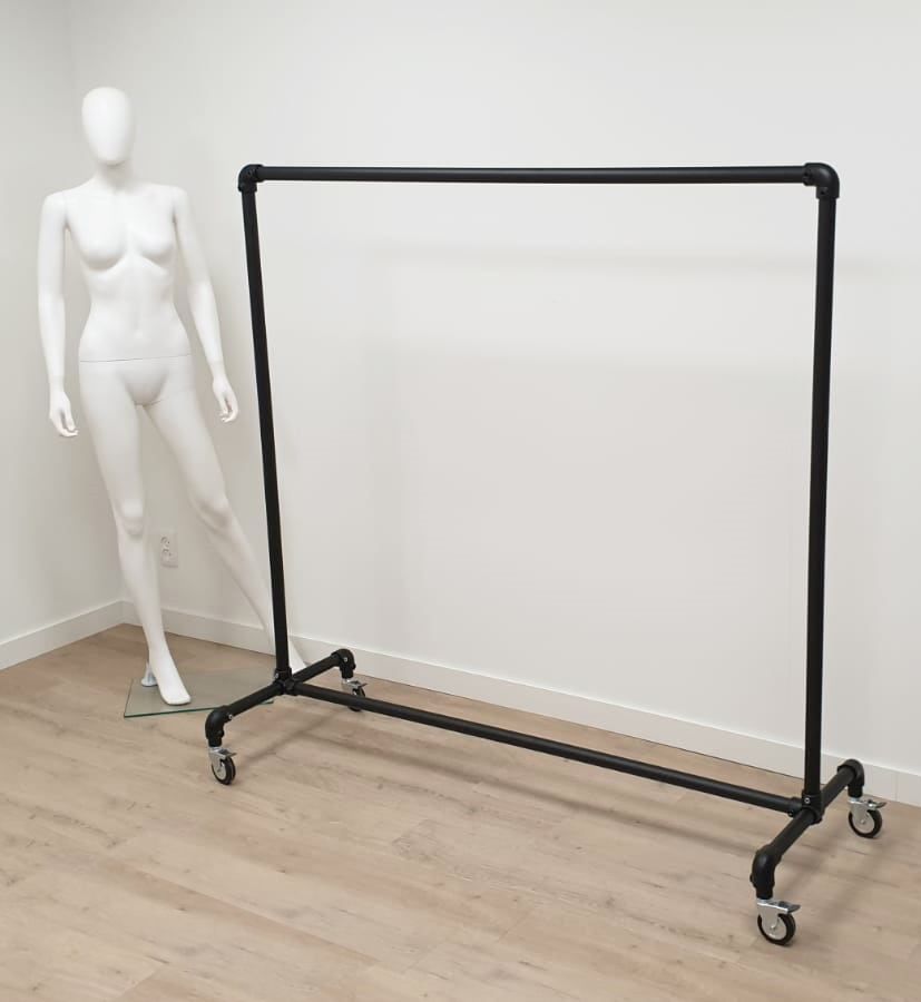 Steigerbuis kledingrek zwart op wielen 156 cm breed voorbeeld 1